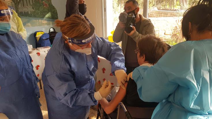 Ξεκίνησε ο εμβολιασμός στη Στέγη Ηλικιωμένων Φροντίδα στην Κισσόνεργα